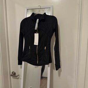 Lululemon Define Jacket Black Gold Zip NWT Sculpting Fit Gym Yoga